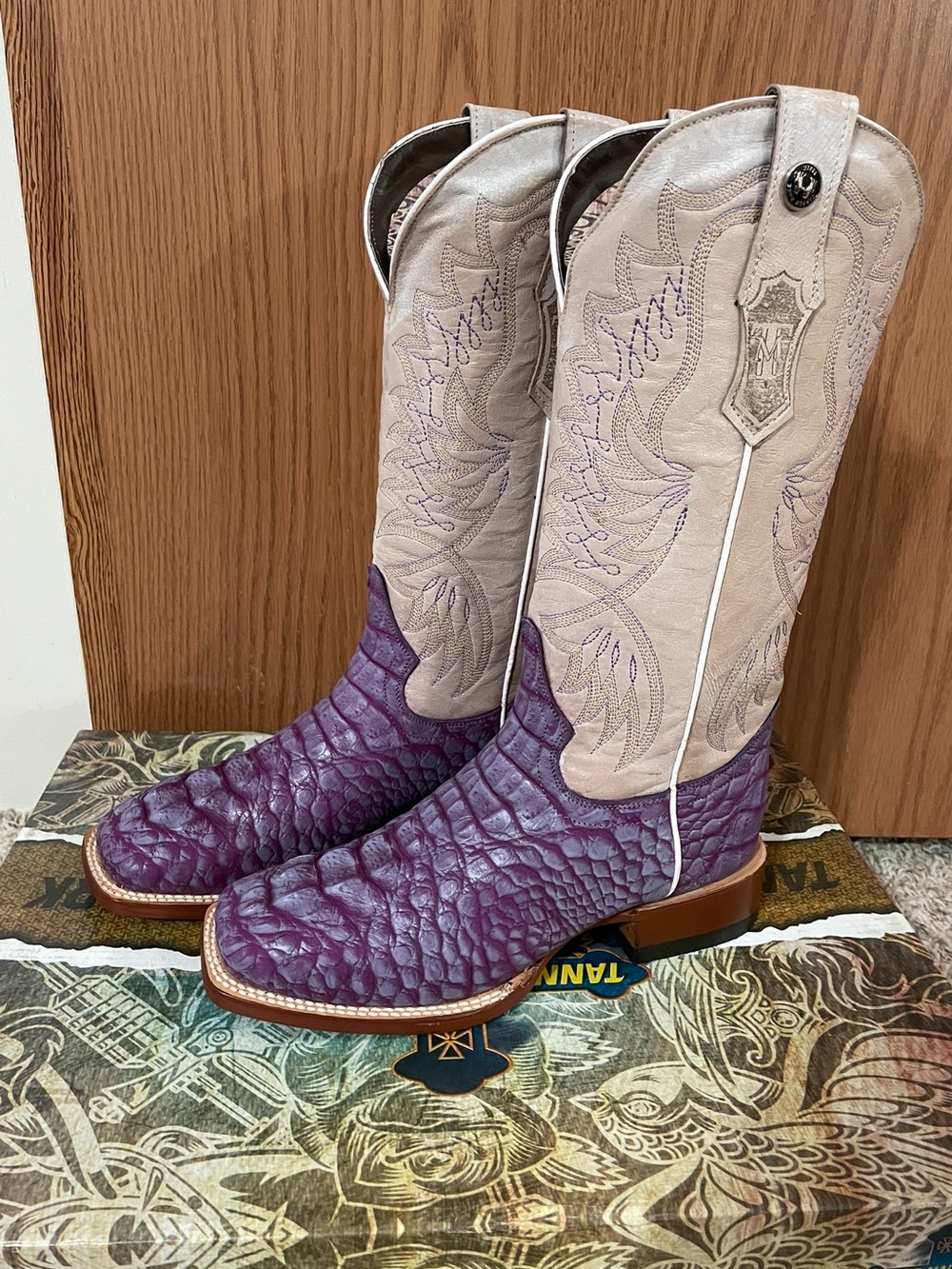 New Woman’s size 8 Tanner Mark cowboy boots
Discontinued color